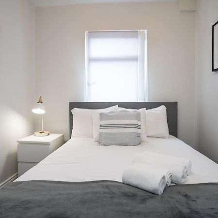 Cozy Townhouse, Walking Distance To Belfast City Esterno foto