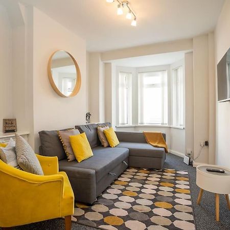 Cozy Townhouse, Walking Distance To Belfast City Esterno foto