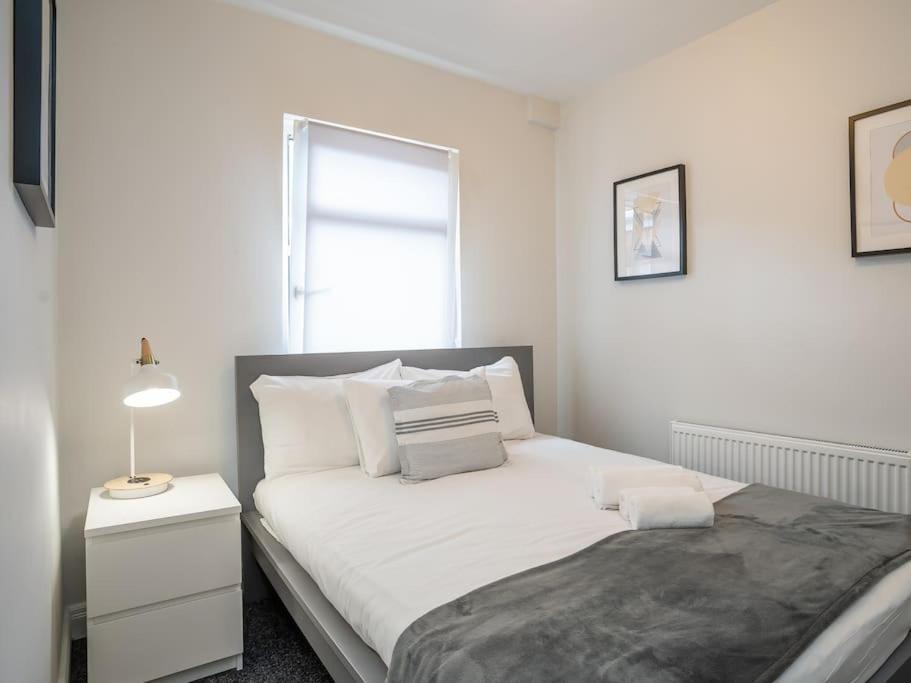 Cozy Townhouse, Walking Distance To Belfast City Esterno foto