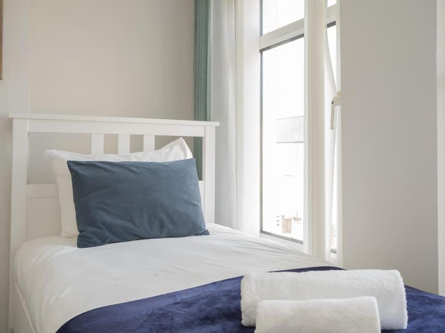 Cozy Townhouse, Walking Distance To Belfast City Esterno foto