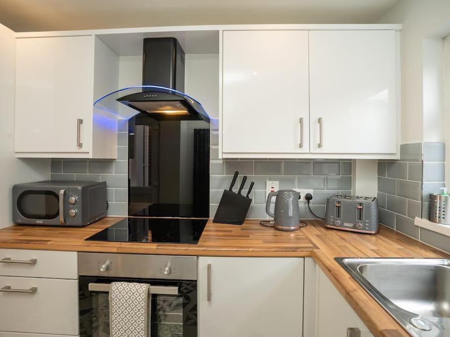 Cozy Townhouse, Walking Distance To Belfast City Esterno foto