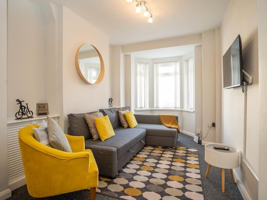 Cozy Townhouse, Walking Distance To Belfast City Esterno foto